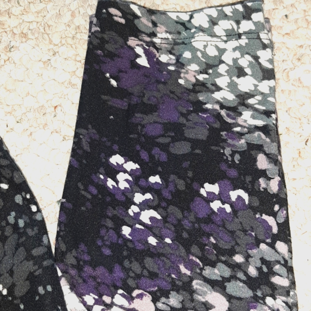 Multi-Color Leggings - Picture 2 of 4